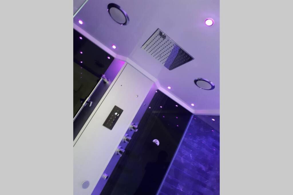 שארטר Spa Privatif Love Room, Le Hammam Et Bulles, Chez Nuits Chartraines מראה חיצוני תמונה