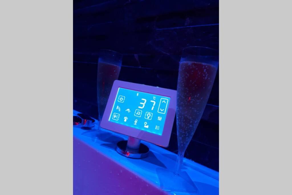שארטר Spa Privatif Love Room, Le Hammam Et Bulles, Chez Nuits Chartraines מראה חיצוני תמונה