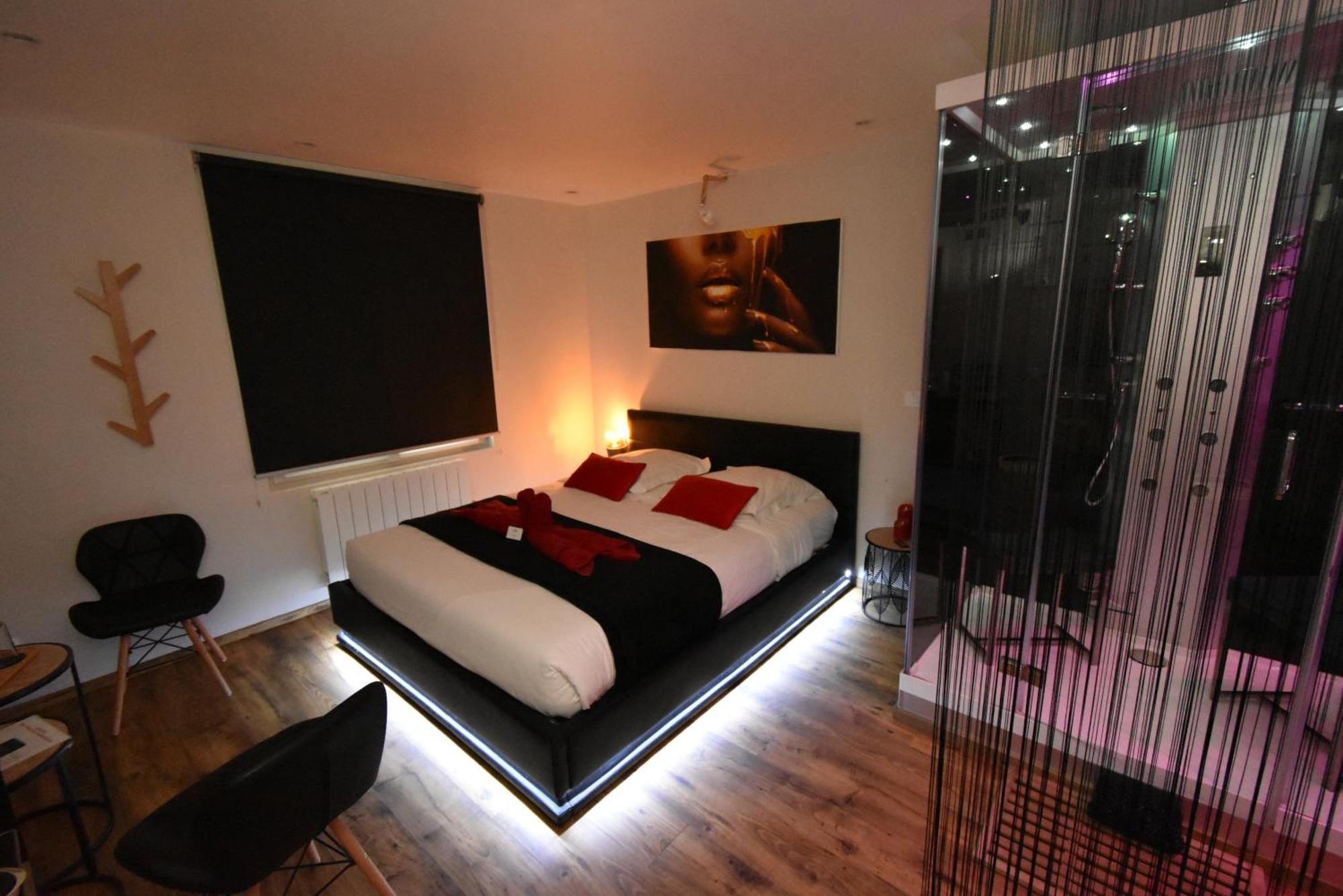 שארטר Spa Privatif Love Room, Le Hammam Et Bulles, Chez Nuits Chartraines מראה חיצוני תמונה